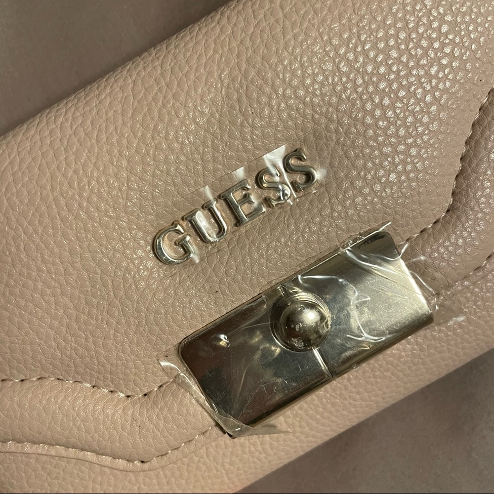 Guess Wallet - Picture 4 of 5
